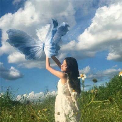 发布会现场实拍：老艺术家孙女晒豪宅名表，工作室声明未澄清